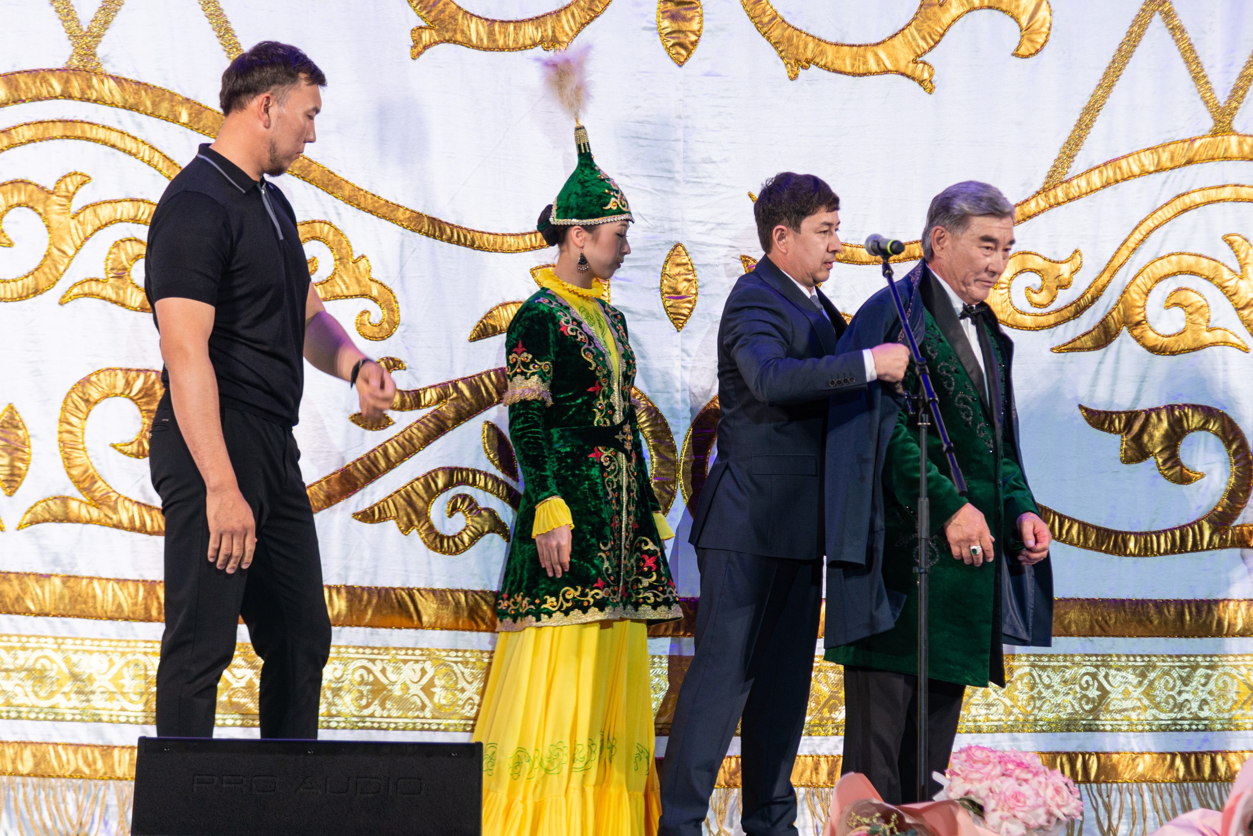 Юбилейный концерт Курмаша Ыбышeва «Әніме ұйып тына бер…»