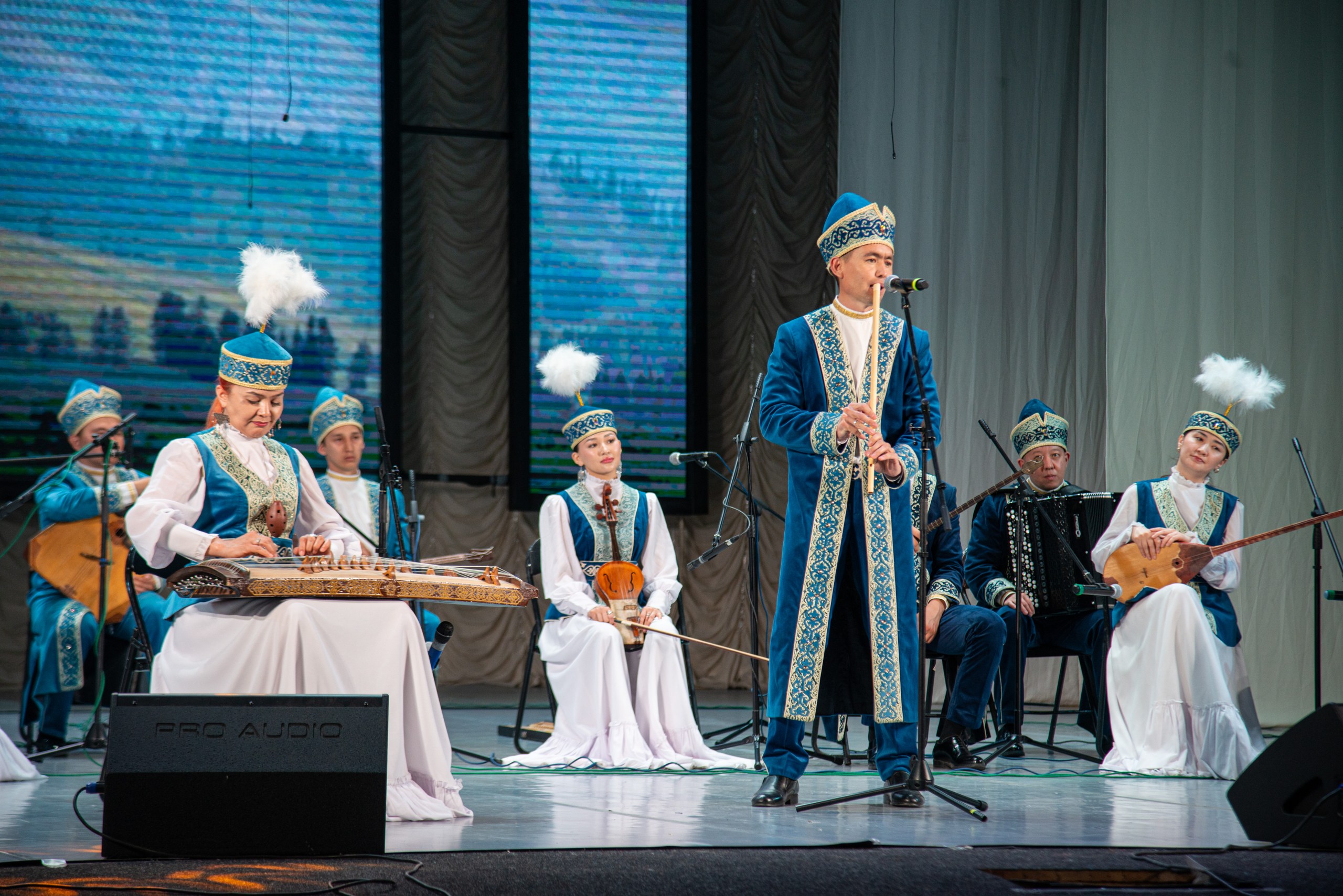 Юбилейный концерт Курмаша Ыбышeва «Әніме ұйып тына бер…»