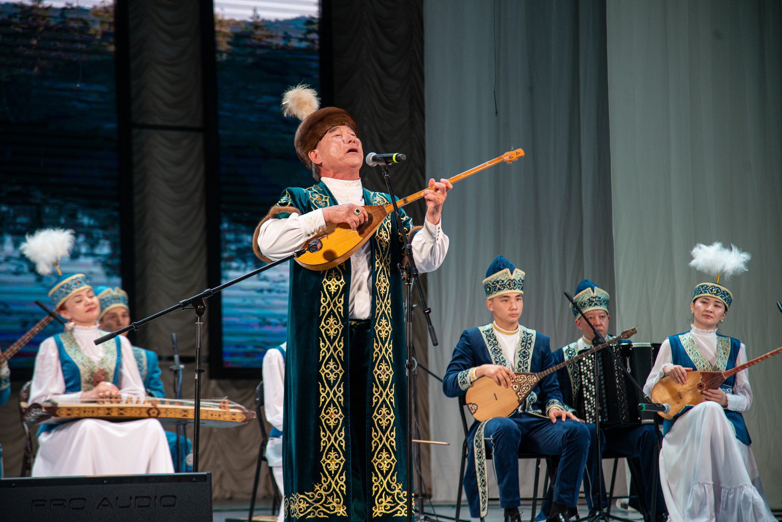 Юбилейный концерт Курмаша Ыбышeва «Әніме ұйып тына бер…»